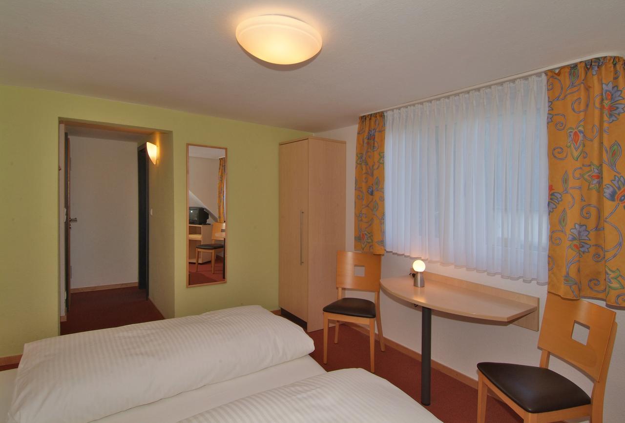 Hotel Haus Am Berg Трир Екстериор снимка